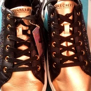 SKECHERS  street  shoe size 9